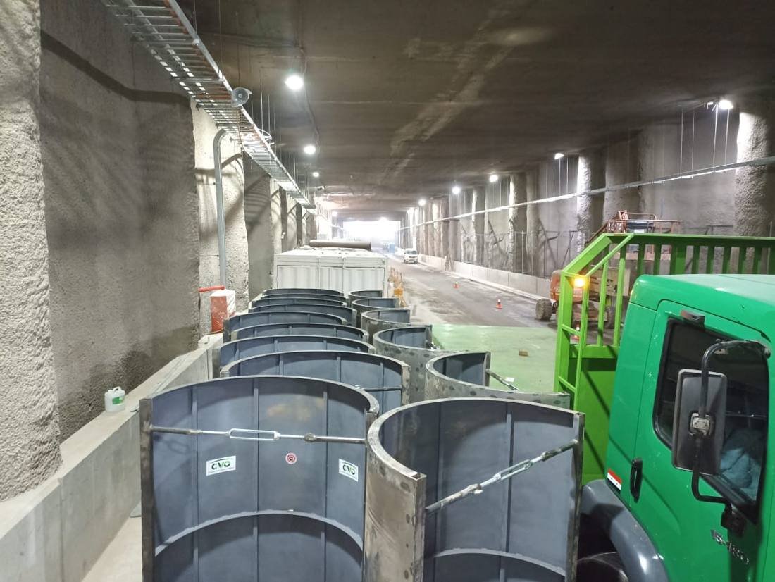 Estructura de moldajes para túnel liner en faena subterránea